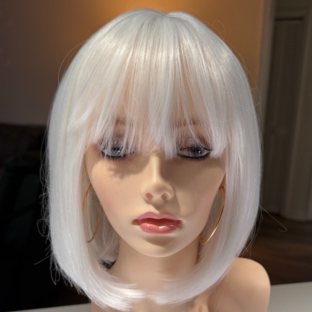 HAIR, 12” Bob, Center Part with Bangs,White - Picture 3 of 10